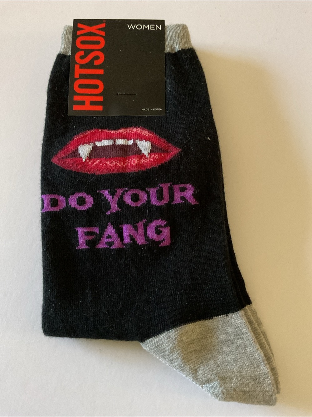 HOT SOX DO YOUR FANG WOMENS CREW SOCKS BLACK OS NWT
